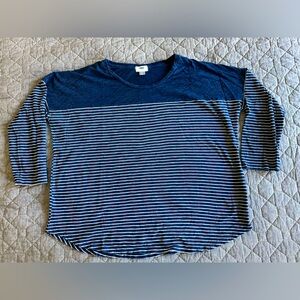 EUC Old Navy three-quarter sleeve blue with white stripes T-shirt - size XL